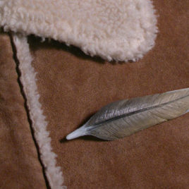 Feather pin-chickadee 2.5 inch